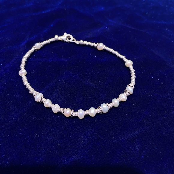 Pearl and Silver Bracelet - Picture 3 of 5